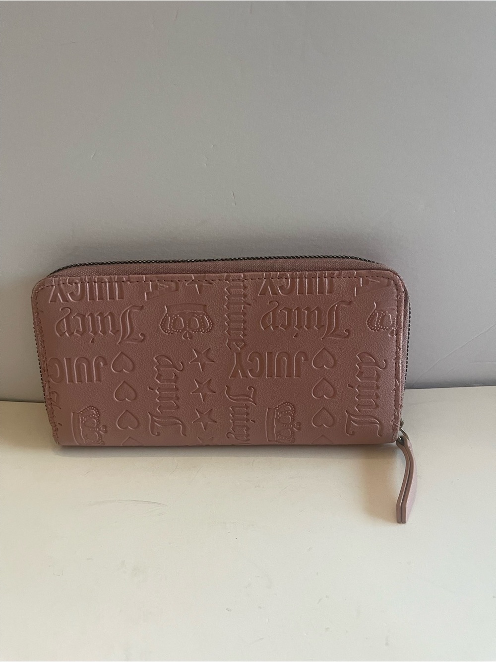 Juicy Couture Wallet Organizer- Clutch Embossed Logo-Front Zip & Zip Around - Picture 2 of 6